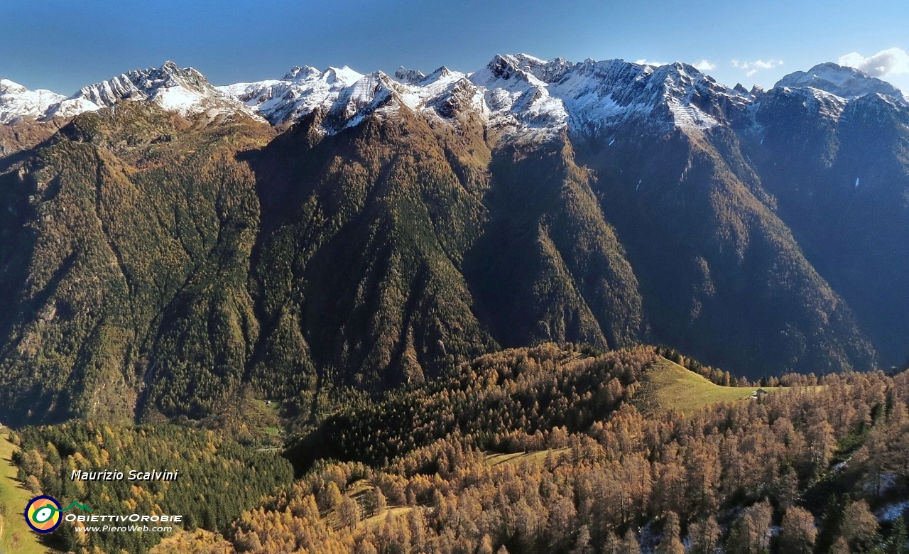 45 Panorama dal Pizzo del Becco al Pizzo Arera....JPG